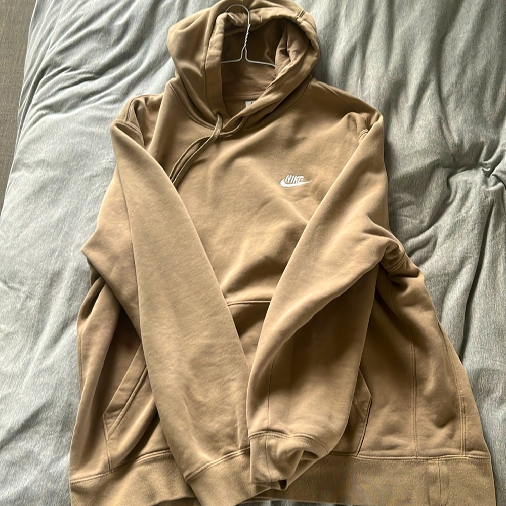 Tan XL Nike sweat shirt!